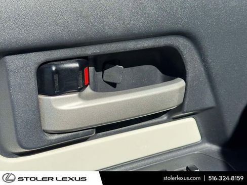 Used 2013 Toyota FJ Cruiser 4WD w/ Upgrade Pkg image 19