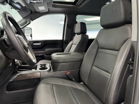 Used 2021 GMC Sierra 3500 Denali w/ Denali Ultimate Package image 15