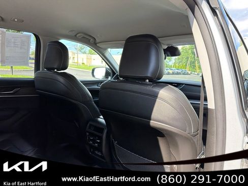 Used 2023 Jeep Grand Cherokee Limited AWD/4WD image 14