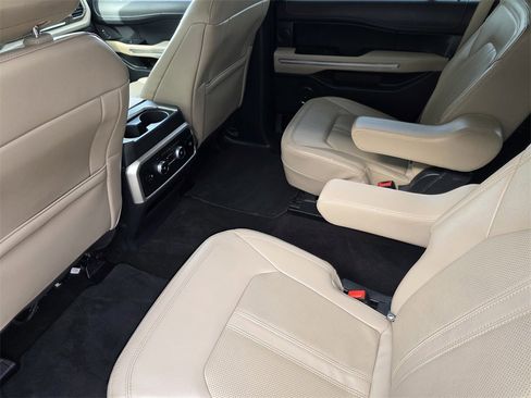 Used 2023 Ford Expedition Limited image 20