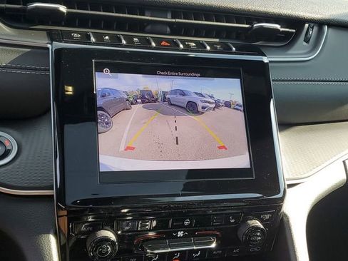 New 2025 Jeep Grand Cherokee L Altitude image 11