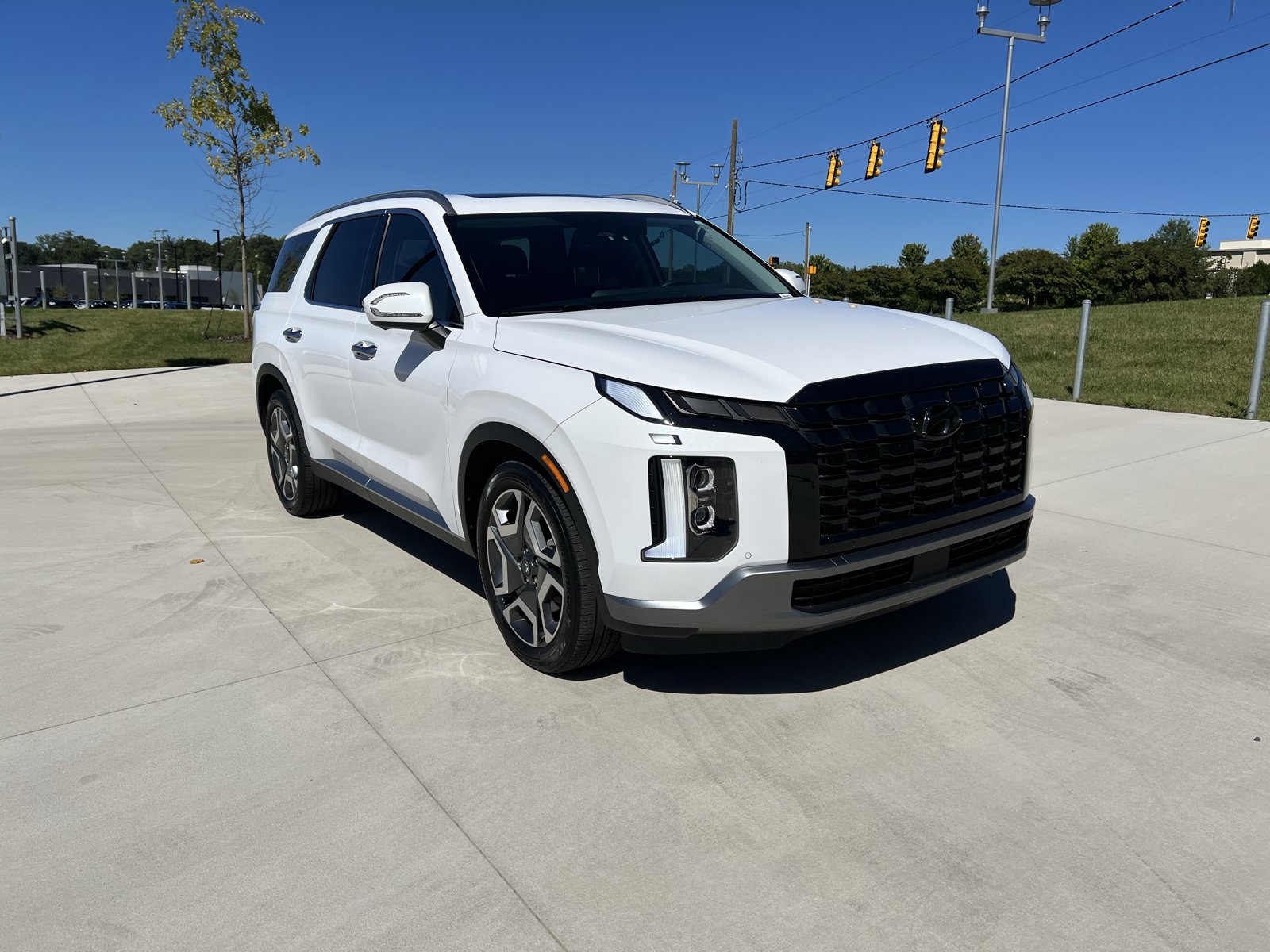 Used 2025 Hyundai Palisade SEL FWD image 2