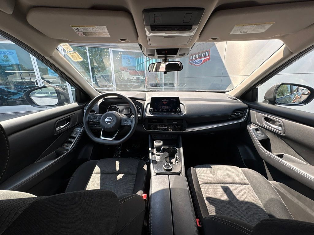 Used 2024 Nissan Rogue SV AWD/4WD image 13
