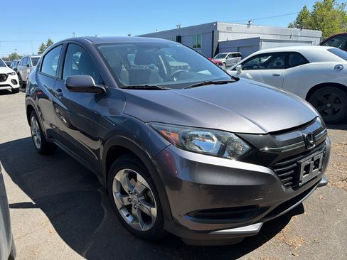 Used 2017 Honda HR-V LX image 2