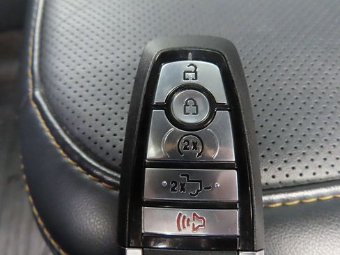 Used 2024 Ford F250 Platinum w/ FX4 Off-Road Package image 62