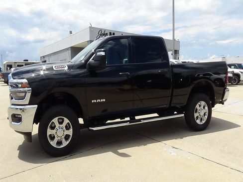 Used 2026 RAM 2500 Big Horn AWD/4WD image 1