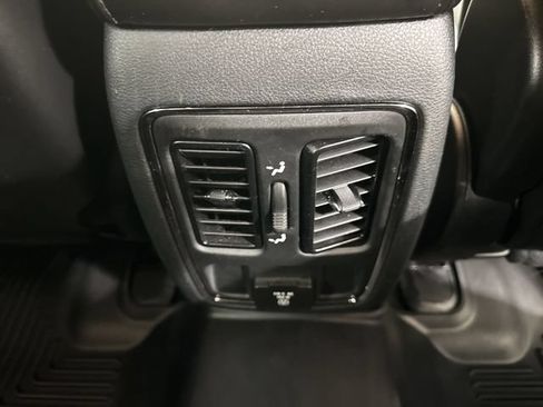 Used 2020 Jeep Grand Cherokee Altitude AWD/4WD image 22
