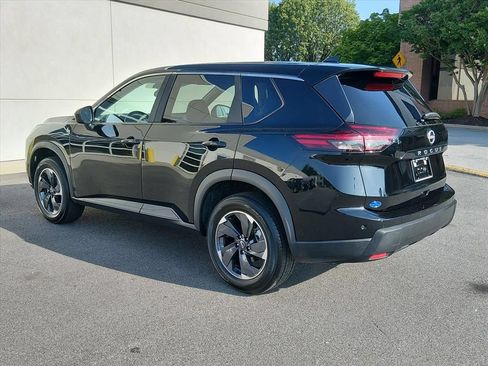 Used 2025 Nissan Rogue SV FWD image 6