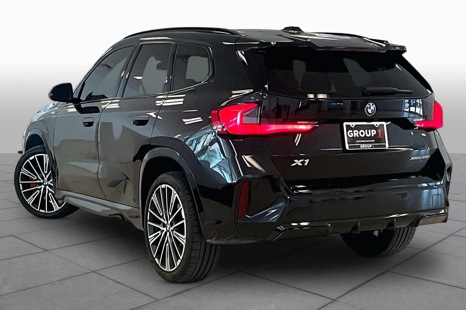 Used 2024 BMW X1 xDrive28i w/ M Sport Package AWD/4WD image 11