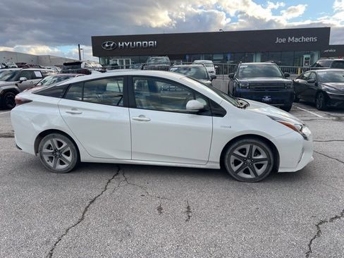 Used 2017 Toyota Prius Three Touring image 18