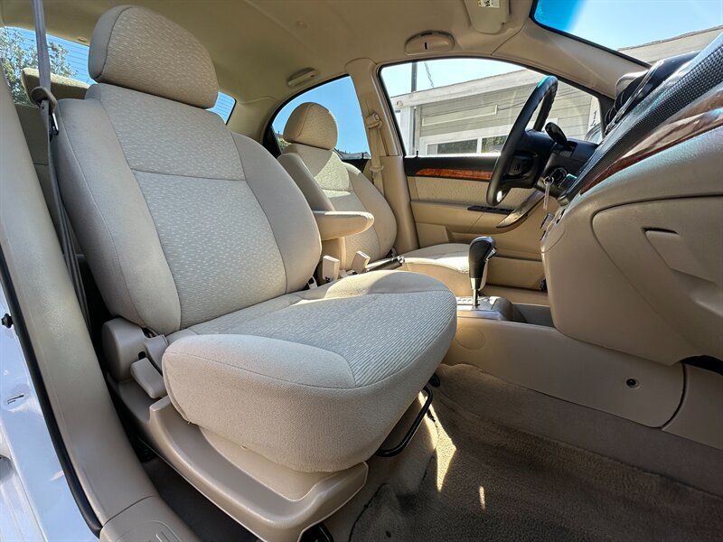 Used 2008 Chevrolet Aveo LT FWD image 13