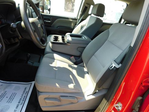 Used 2019 Chevrolet Silverado 2500 W/T AWD/4WD image 9