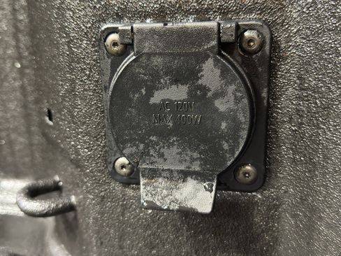 Used 2025 GMC Sierra 1500 AT4 w/ AT4 Premium Package image 26