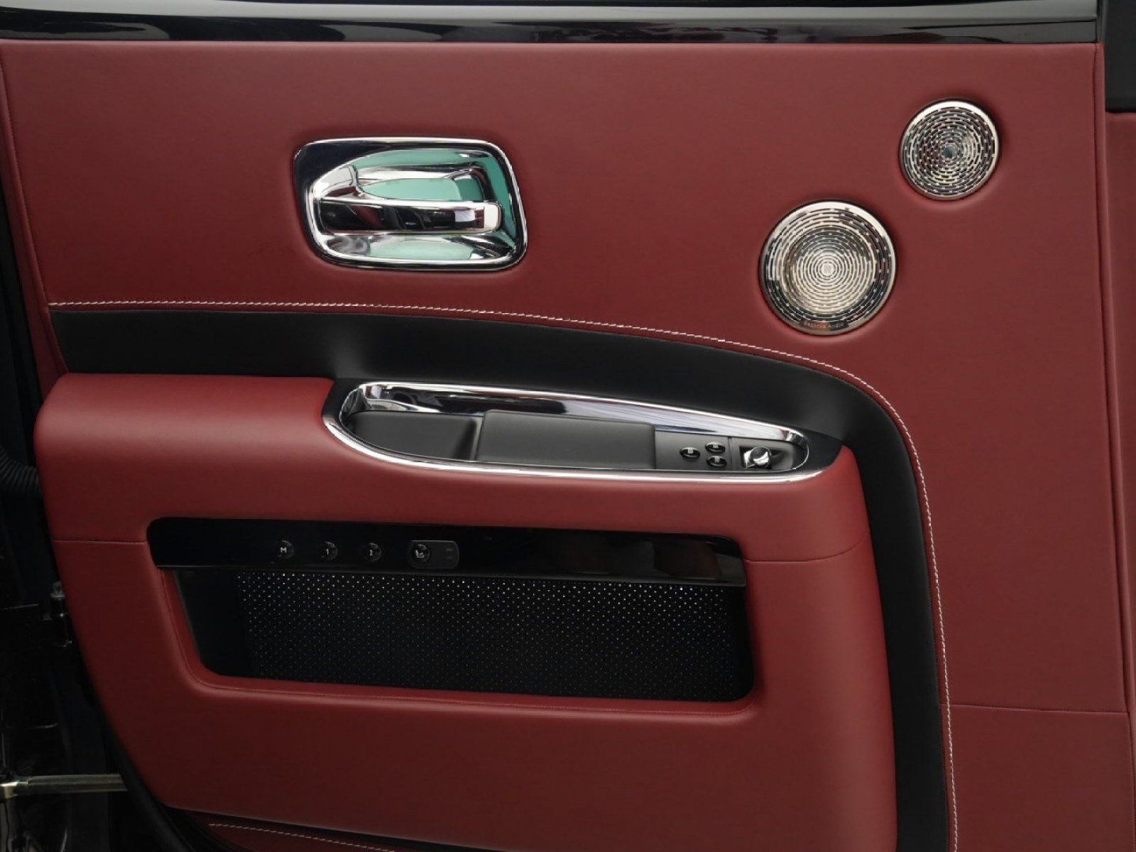 Used 2020 Rolls-Royce Ghost RWD image 17