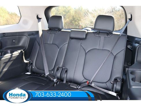 New 2025 Honda Pilot Touring image 30