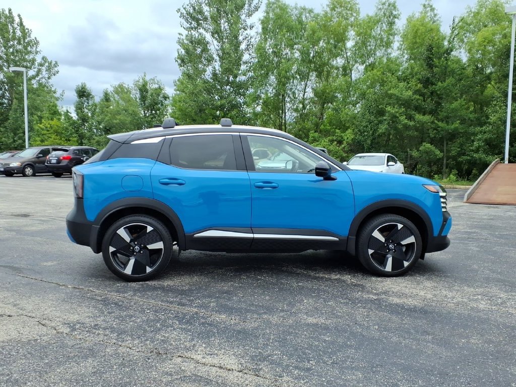 Used 2025 Nissan Kicks SR w/ Illumination Package AWD/4WD image 4