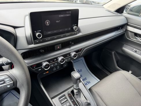 Used 2025 Honda CR-V EX image 17
