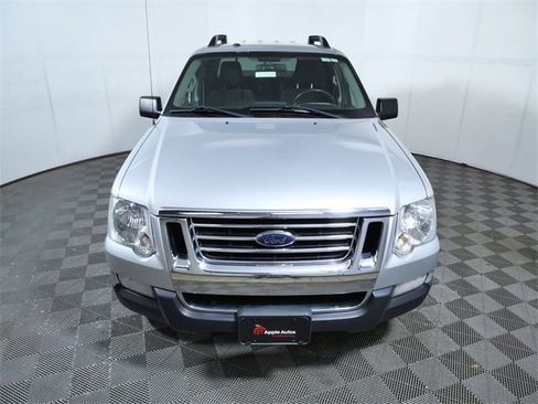 Used 2009 Ford Explorer Sport Trac XLT image 3