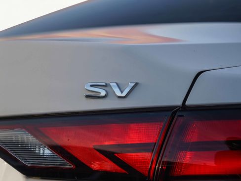 Used 2024 Nissan Sentra SV image 11