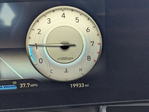 Used 2023 Hyundai Elantra SEL w/ Convenience Package image 11