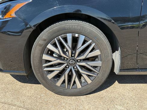 Used 2025 Nissan Altima 2.5 SV image 31