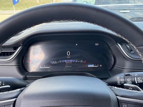 Used 2024 Jeep Grand Cherokee L Limited w/ Luxury Tech Group II image 21