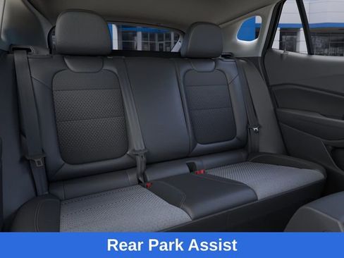 New 2026 Chevrolet Trax LT w/ Sunroof Package FWD image 18