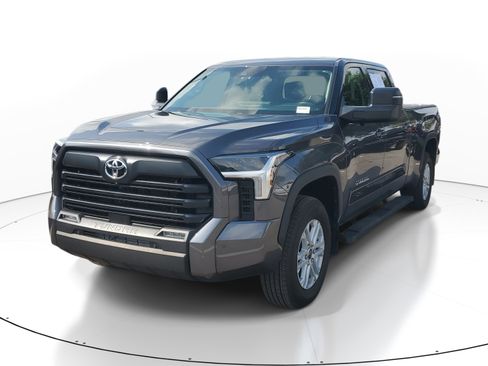 Used 2023 Toyota Tundra SR5 w/ SR5 Premium Package AWD/4WD image 4