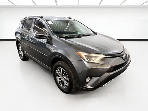 Used 2016 Toyota RAV4 XLE w/ Convenience Package AWD/4WD image 3