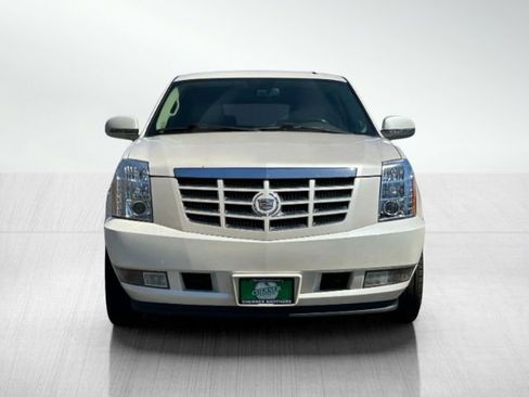 Used 2011 Cadillac Escalade Premium image 2