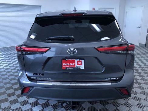 Certified 2023 Toyota Highlander XLE image 15