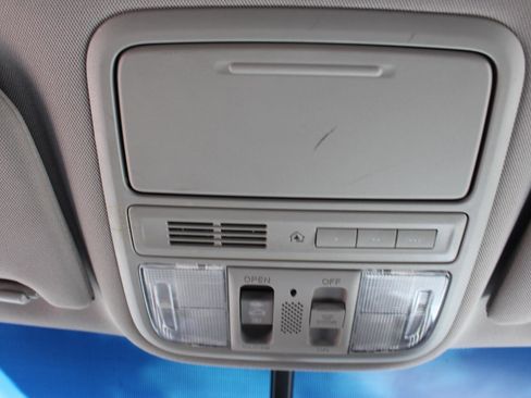 Used 2013 Honda Odyssey Touring Elite image 26