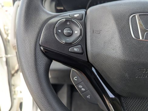 Used 2021 Honda HR-V EX image 29