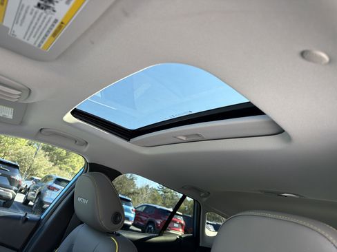 New 2026 Chevrolet Trax ACTIV w/ Sunroof Package image 29