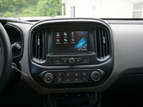 Used 2018 Chevrolet Colorado W/T w/ WT Convenience Package AWD/4WD image 9
