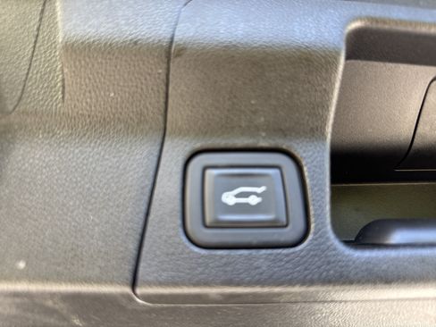 Used 2023 GMC Acadia SLE w/ Driver Convenience Package FWD image 34