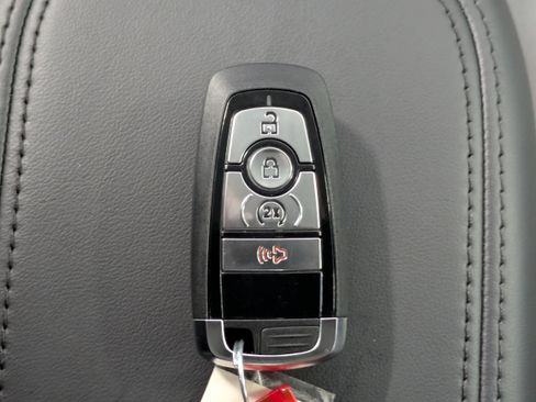 New 2025 Ford Maverick Lariat w/ Black Appearance Package image 34