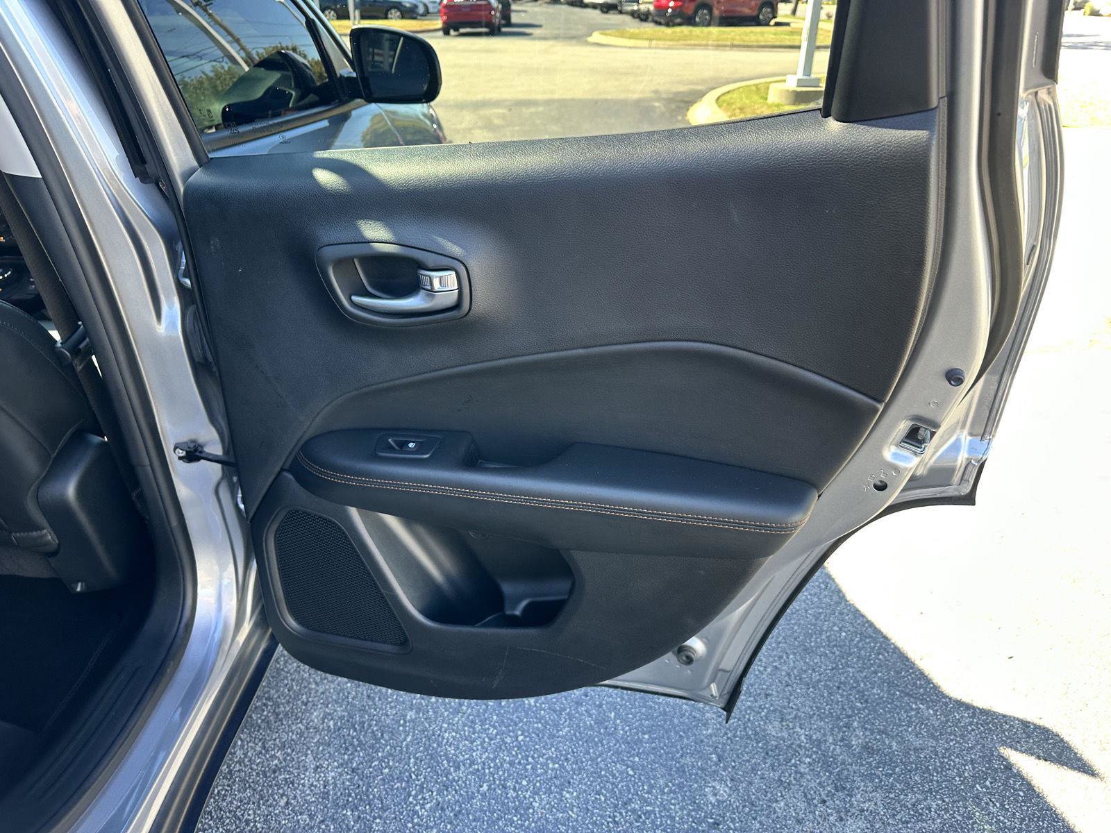 Used 2019 Jeep Compass Limited AWD/4WD image 15