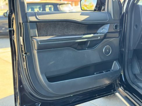 Used 2018 Ford Expedition Limited RWD image 10
