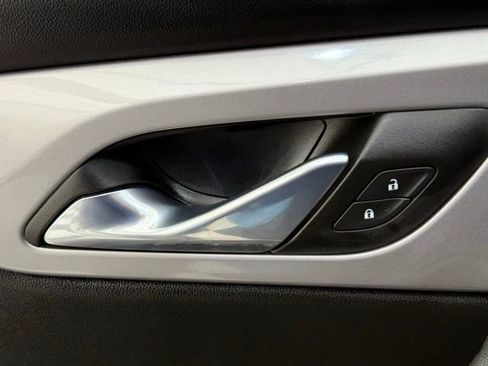 Used 2025 Chevrolet Blazer LT image 32