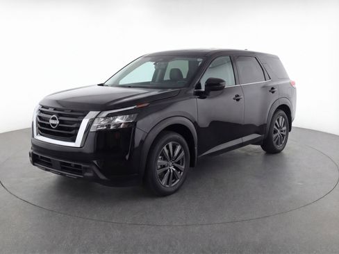 Used 2024 Nissan Pathfinder S FWD image 3