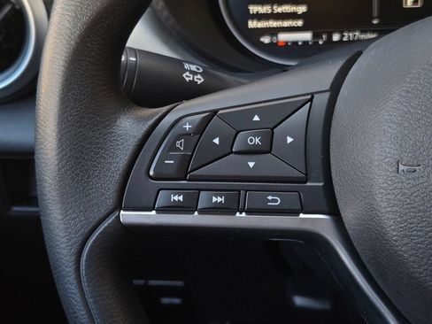 Used 2021 Nissan Versa SV FWD image 22