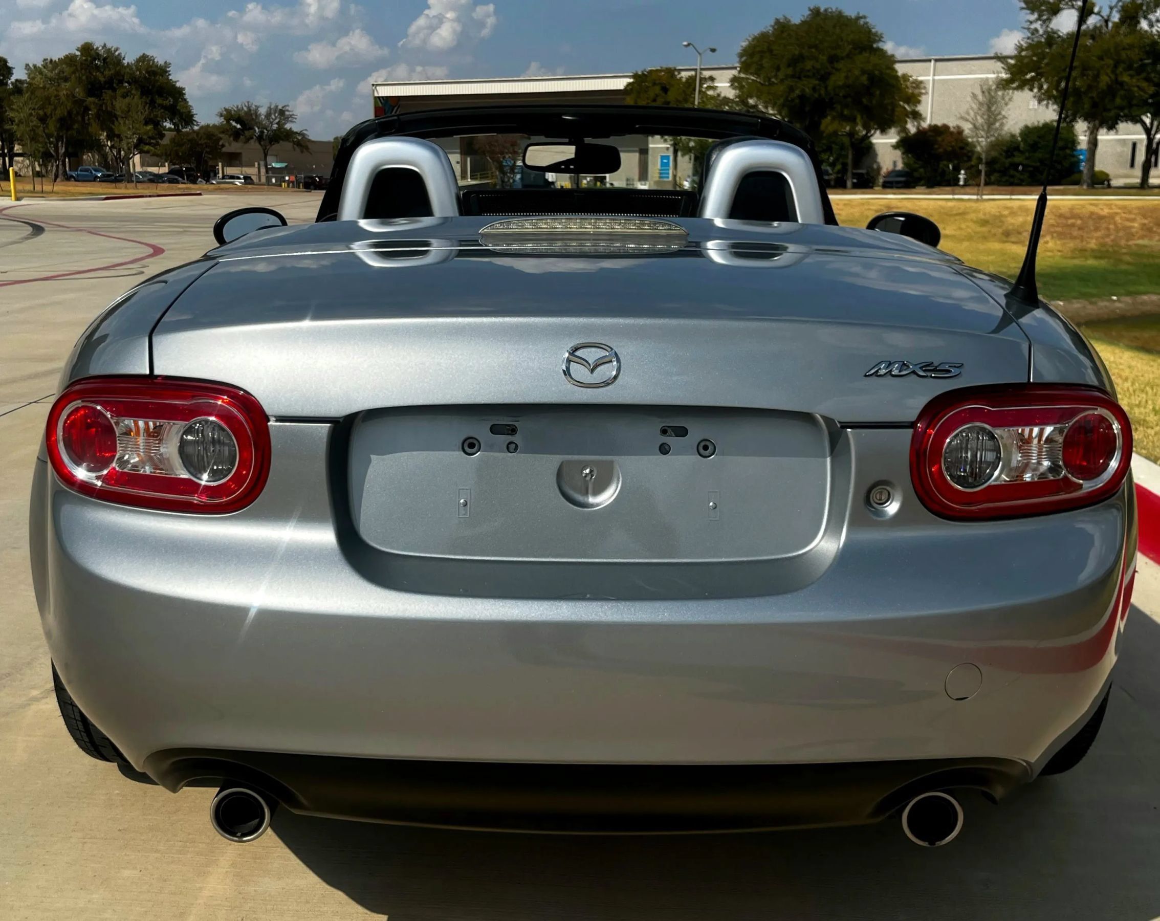 Used 2012 MAZDA MX-5 Miata Touring RWD image 13