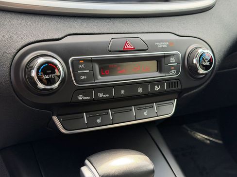 Used 2020 Kia Sorento S image 19