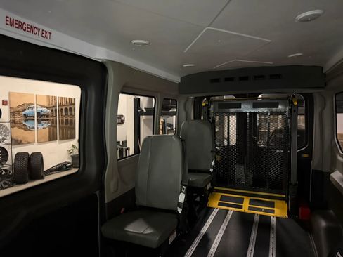 Used 2019 Ford Transit 250 148 Medium Roof image 36