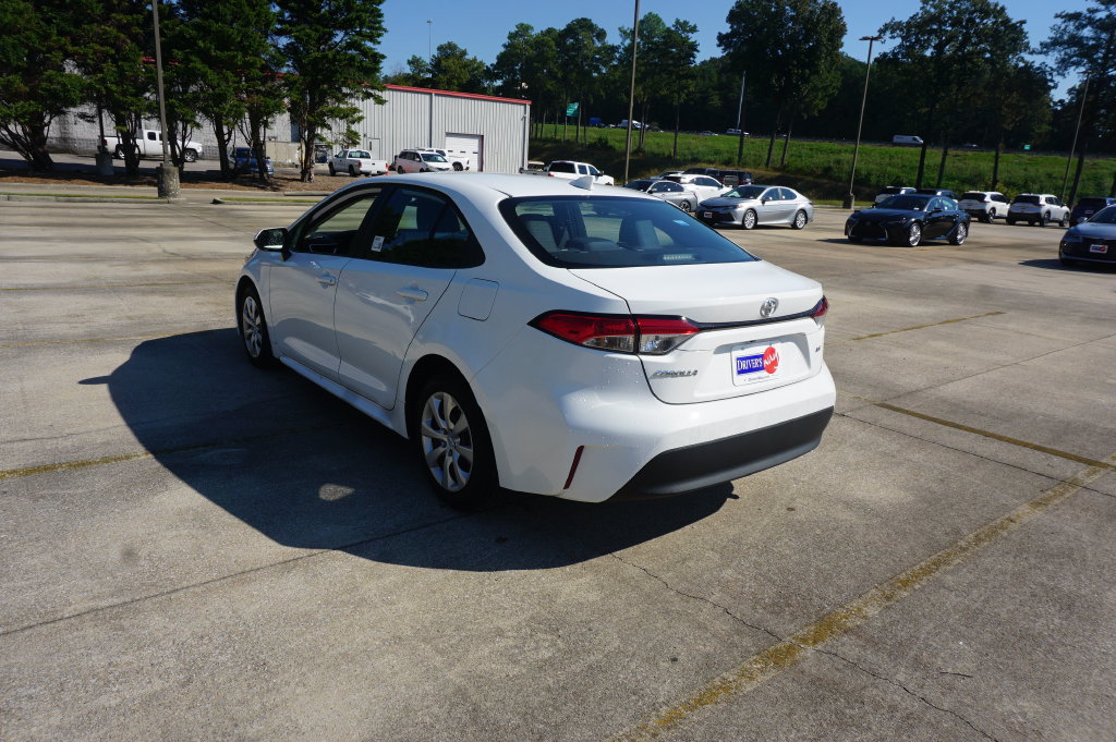 Used 2024 Toyota Corolla LE FWD image 19