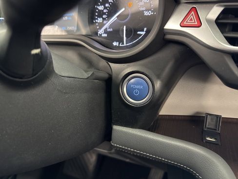 Certified 2021 Toyota Sienna LE image 23