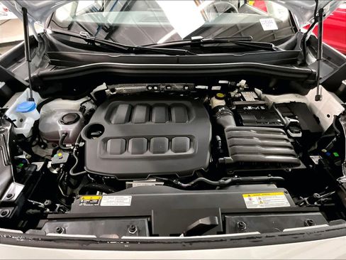 New 2026 Volkswagen Tiguan SE AWD/4WD image 8