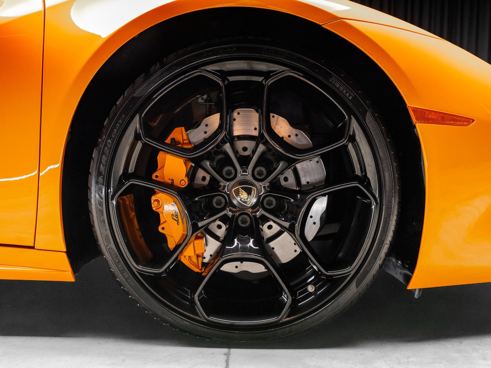 Used 2018 Lamborghini Huracan LP 580-2 RWD image 31