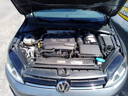 Used 2017 Volkswagen Golf S FWD image 28